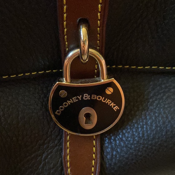 Dooney and Bourke Bag - Picture 4 of 13